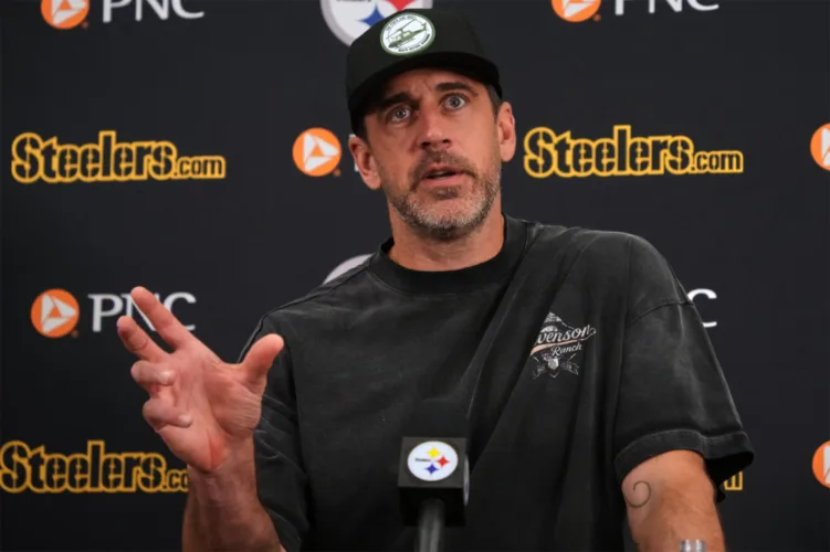 Steelers open new-look camp for Rodgers’ final season